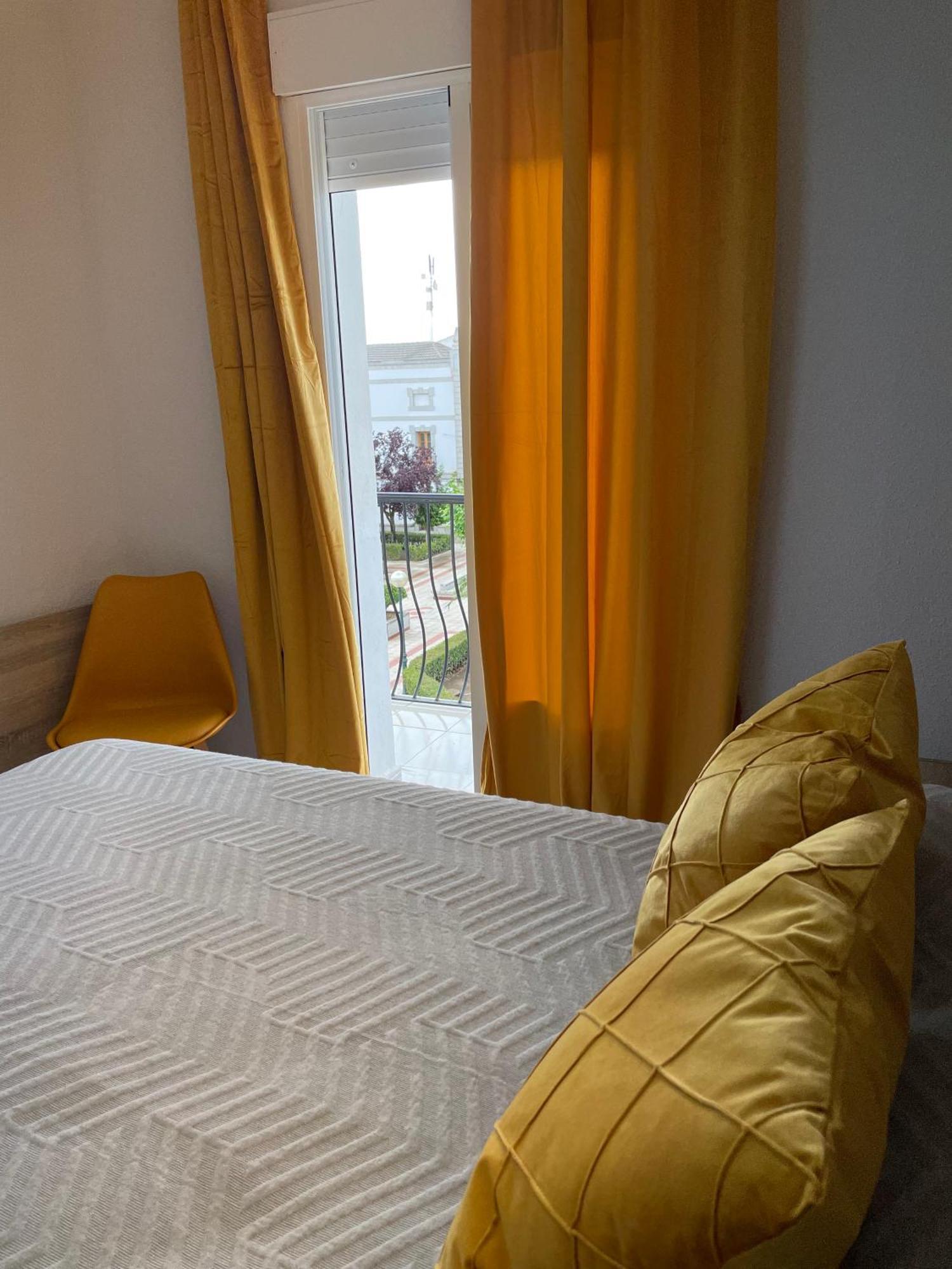 Hostal Calderon De La Barca Zalamea de la Serena Exteriér fotografie